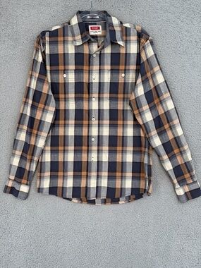 Wrangler Men’s Medium long sleeve button up Plaid western shirt Navy & Tan